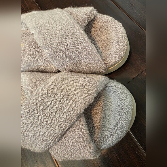 UGG Women's Size 9 Fuzz Sugar Terry Cross Metal Grey Slide Slippers Soft Cozy - Picture 5 of 9